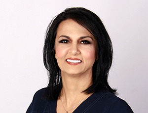 Afsaneh, the office manager for Canyon Creek Family Dentistry of Richardson